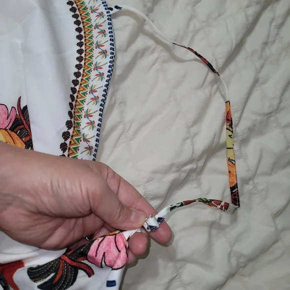 Colorful Parrot Print Women' Short Set - Picture 4 of 6